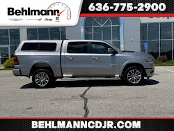 2022 RAM 1500 4WD Laramie Crew Cab